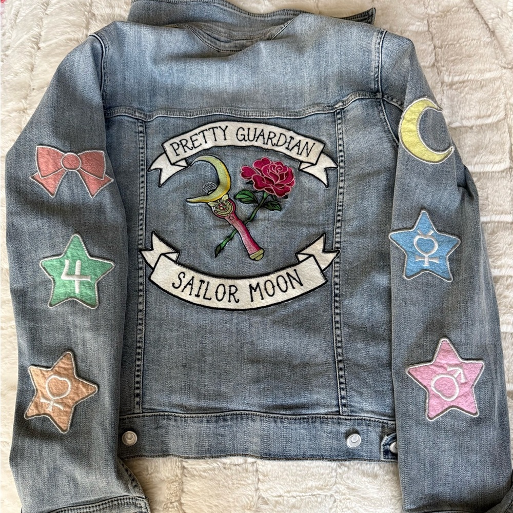 Sailor Moon "Pretty Guardian" Embroidered Denim Jacket - Light Blue